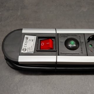 Alu Steckdosenleiste 6-fach mit Schalter und Überspannungsschutz